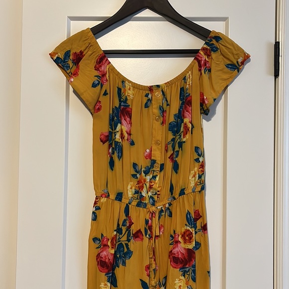 Off the shoulder high-low dress - Picture 2 of 3